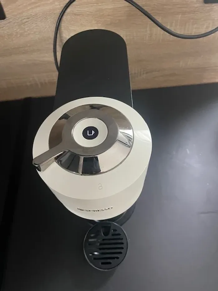 Machine a café Nespresso Magimix Vertuo Next blanc