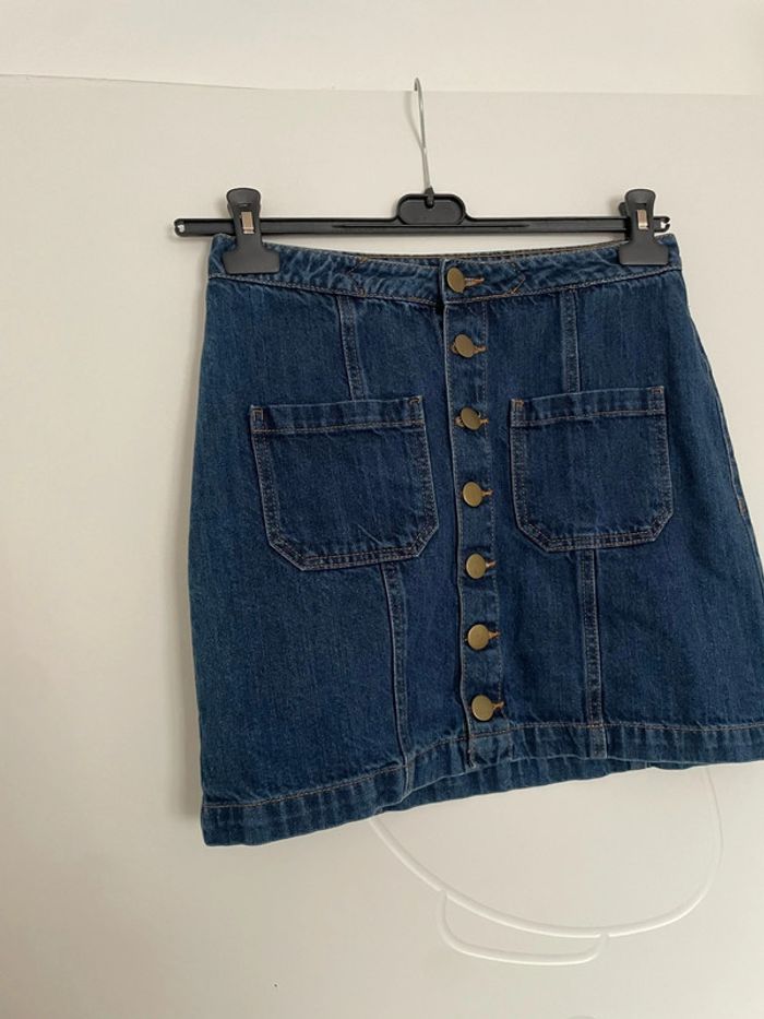Jupe en jean bleu foncé coupe trapèze taille haute bouton devant Arkitect taille 40 - photo numéro 2