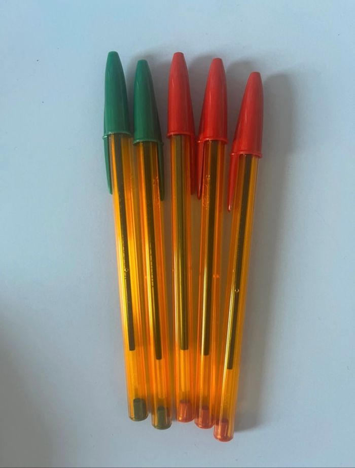 Lot de 5 stylos bic