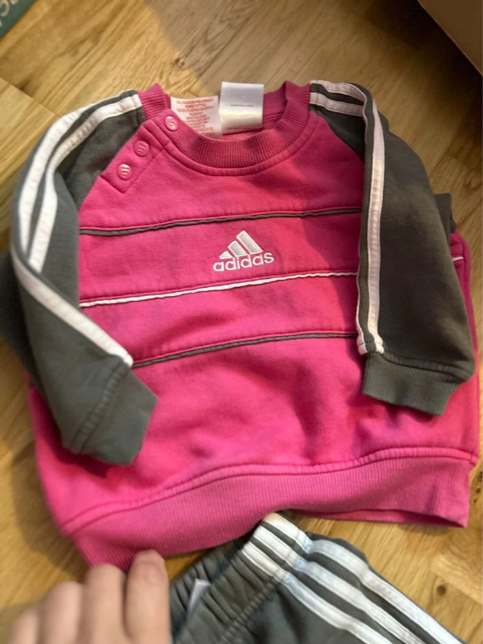 Ensemble 2 pièces adidas taille 18 mois - photo numéro 2