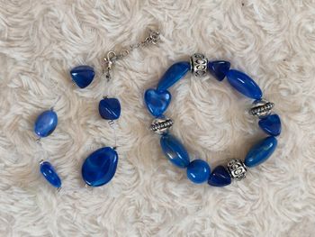 lot de 2 bracelets fantaisie pierres perles bleues marine et métal argenté
