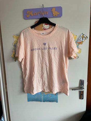 Tee shirt à manches courtes pêche-abricot avec inscription bisous les filles, taille Xs, marque Gemo