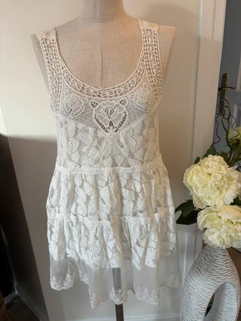 Robe broderie T36