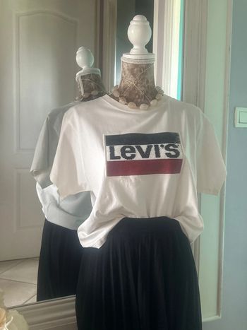 TEE shirt Levi’s taille XS