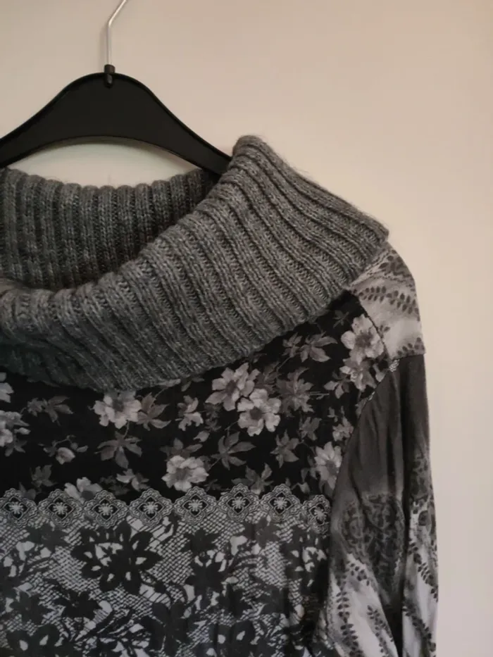 Robe elastane avec gros col - photo numéro 2