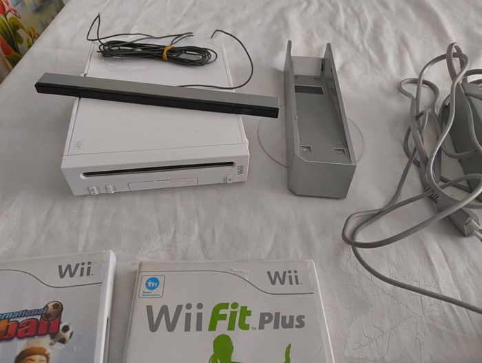 Console wii + accessoires - photo numéro 2