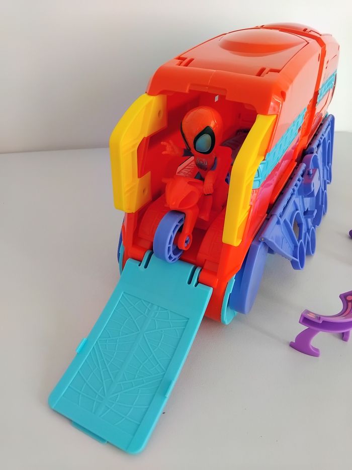 SPIDEY Arachno Mobile Camion QG Spider 🕸 - photo numéro 7