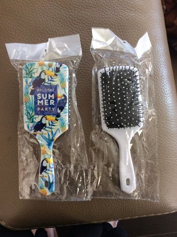 Brosse à cheveux Neuve