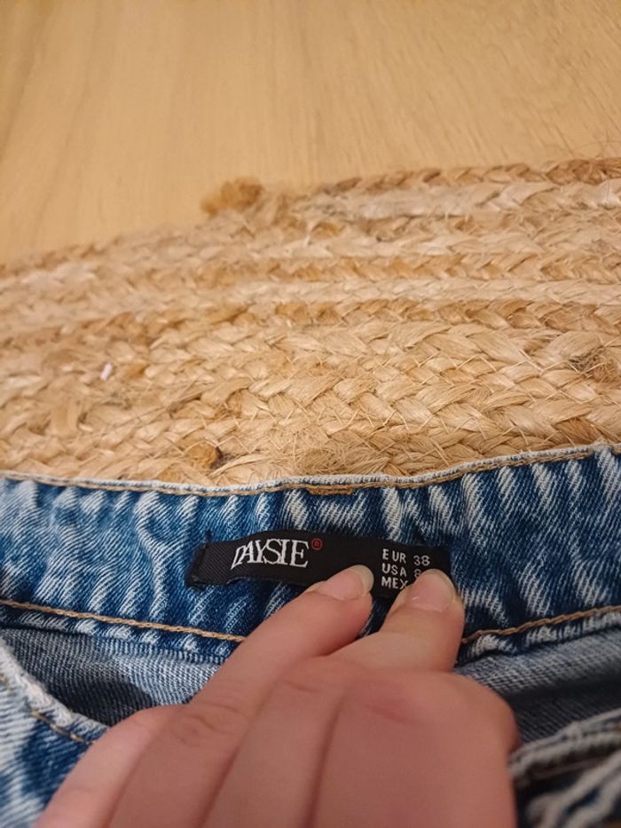 Jean taille haute destroy Daysie taille M 38 - photo numéro 5