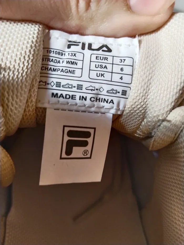 Magnifique paire de baskets sneakers femme  marque Fila pointure 37 - photo numéro 10