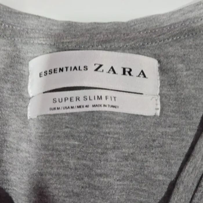 T-shirt  - Zara  - M - photo numéro 2
