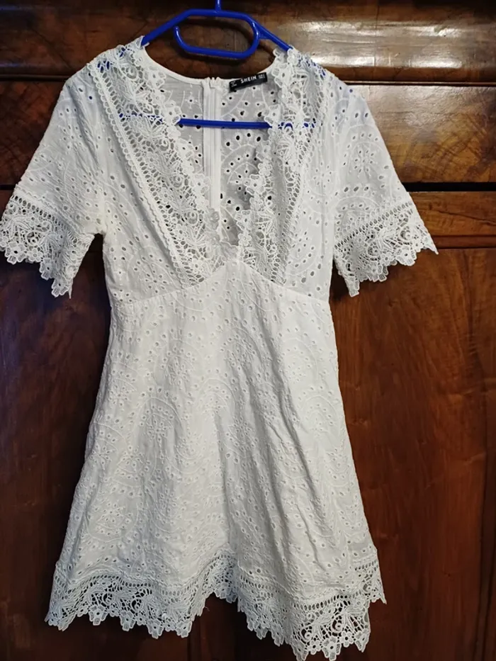 Robe blanche Shein taille : S (réf perso G-P14)(familleac72)