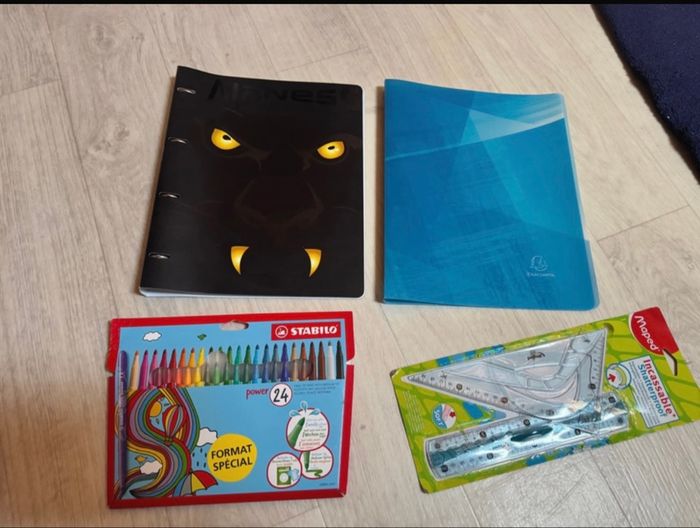 Lot  neuf fournitures scolaires classeurs feutres règle stabilo maped