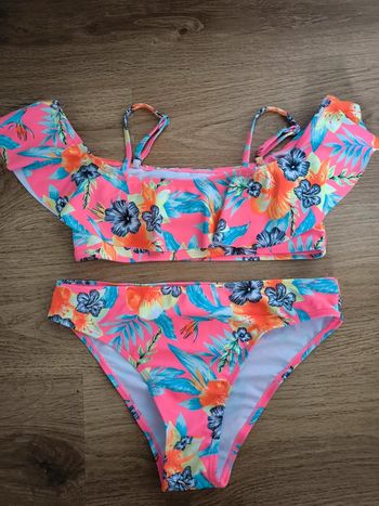 Maillot de bain 14 ans neuf