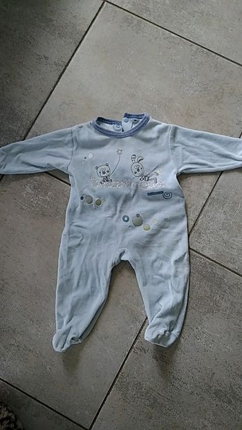 joli petit pyjama bleu clair 6 mois 67 cm