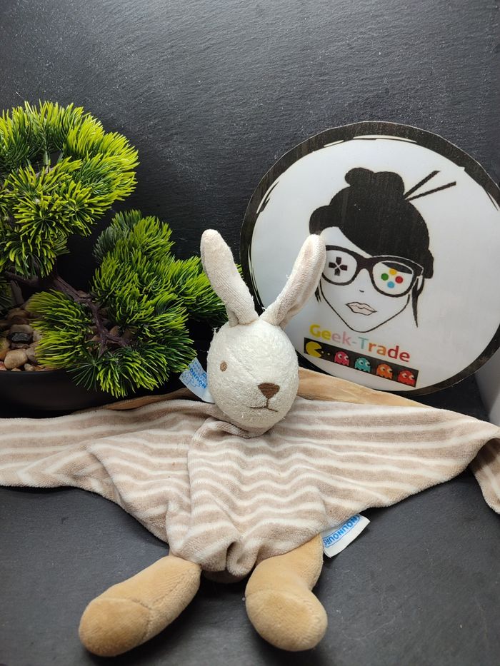 DD2285 Doudou plat hochet lapin beige marron rayé nounours éponge ancien Grelot
