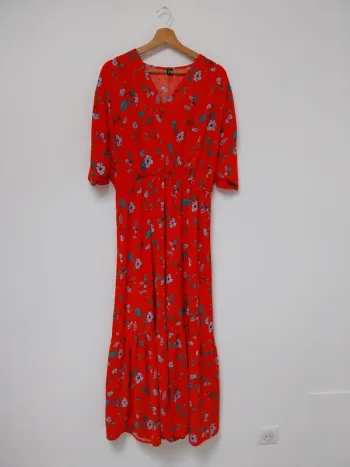 Robe longue rouge à fleurs Vero Moda XL