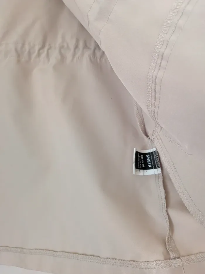 Veste coupe-vent beige à capuche taille L Shein - photo numéro 5