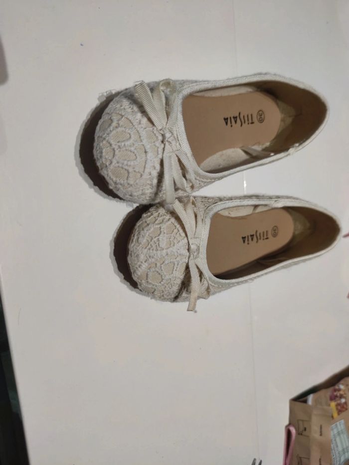 Ballerines crème dentelle tissaia 30 - photo numéro 2