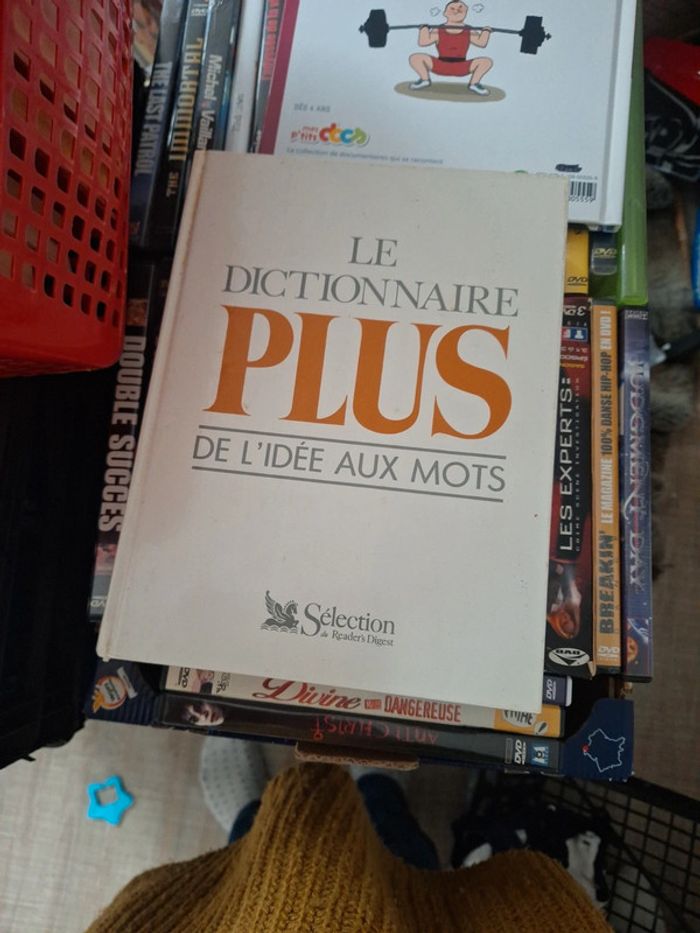 Le dictionnaire plus de l'idée aux mots