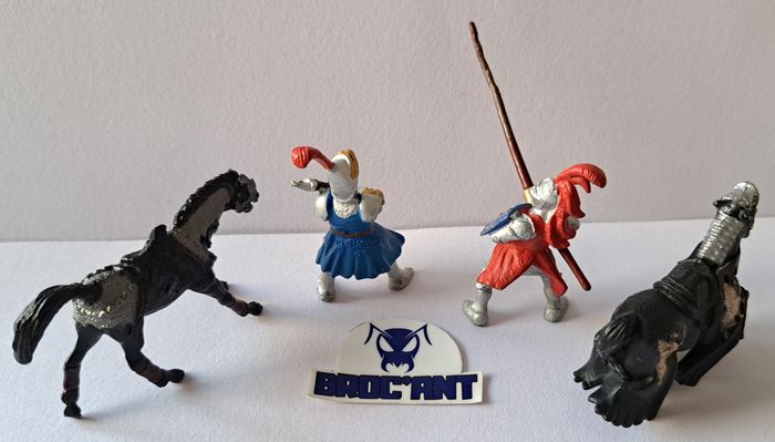 Lot de 4 figurines thème médiéval Plastoy et Papo - photo numéro 2