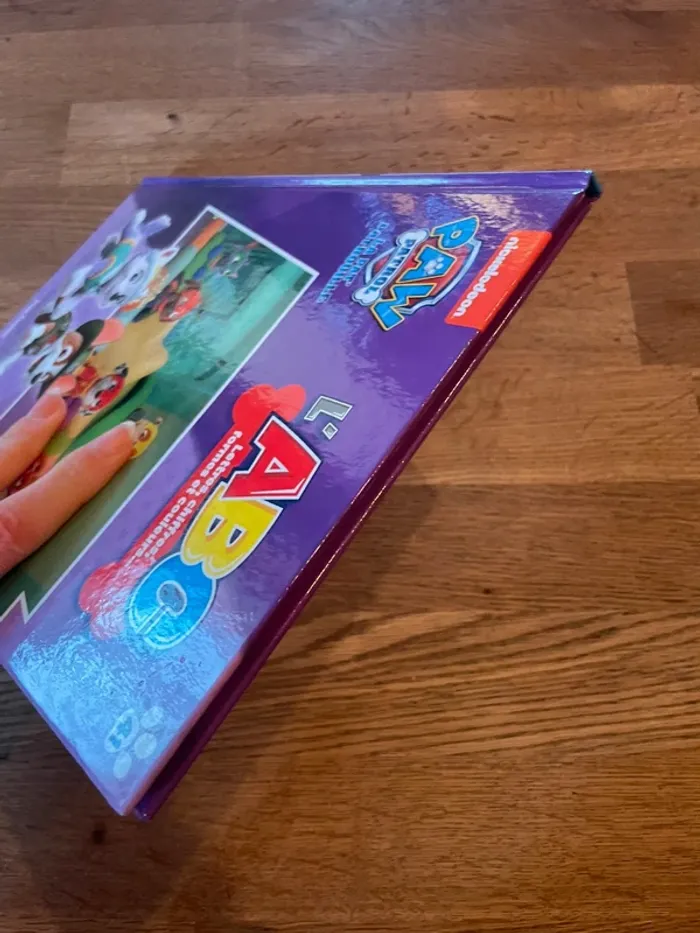 Livre La Pat Patrouille Paw Patrol L’ABC lettres chiffres formes et couleurs Le chiffre Huit 8 - photo numéro 5