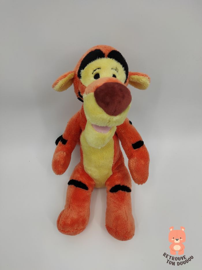 Peluche Tigrou Classique Disney Store 30cm - photo numéro 2