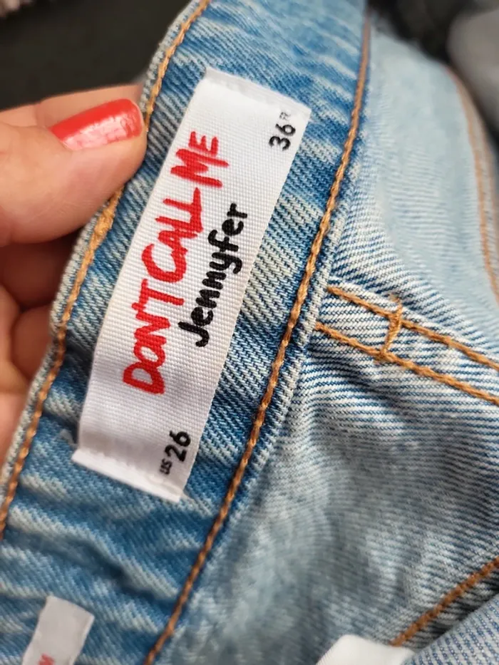 Short en jean destroy - photo numéro 9