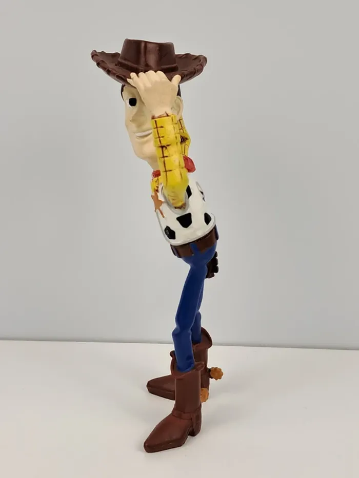 Figurine de Woody dans Toy Story de Walt Disney et Pixar - photo numéro 2