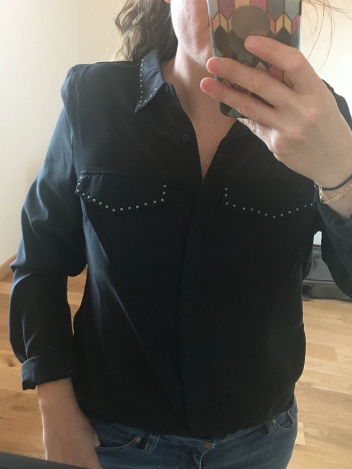 Chemisier noir clou clouté et voile noir Camaïeu