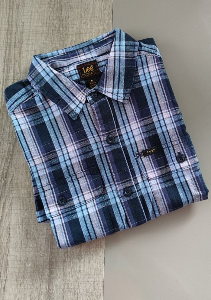 Chemise bleu et noire à manches courtes marque Lee pour homme taille M - photo numéro 8