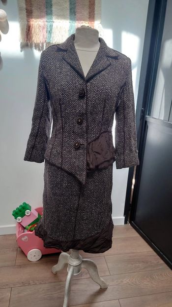 Tailleur jupe et veste  extenzo t 40 42 marron