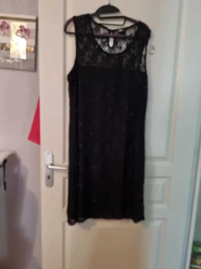 Petite robe noire dentelle  chic