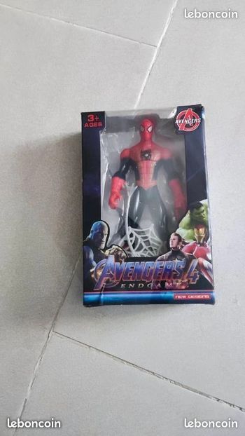 Figurine spiderman avengers lumineux 4 endgame