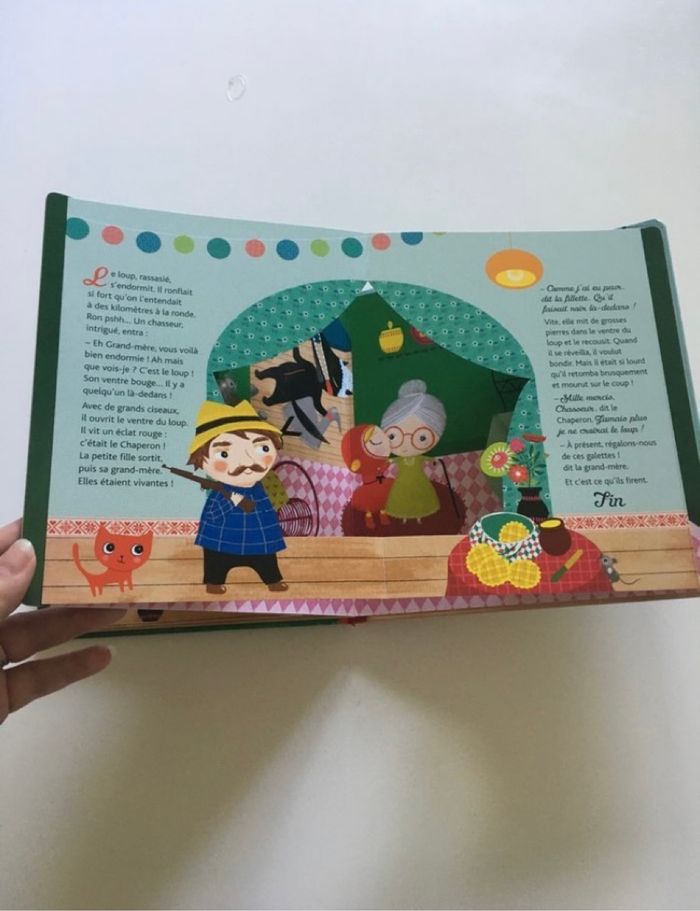 Livre TRÈS BON ÉTAT Le petit chaperon rouge avec pages mobiles, en relief - photo numéro 6