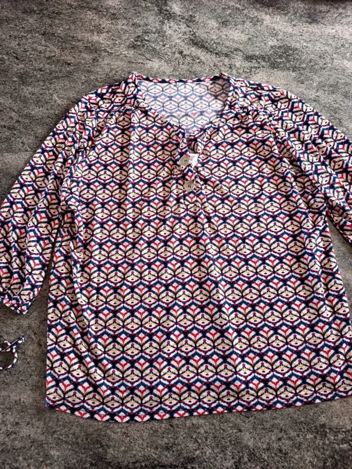 Blouse taille 6 sans marque