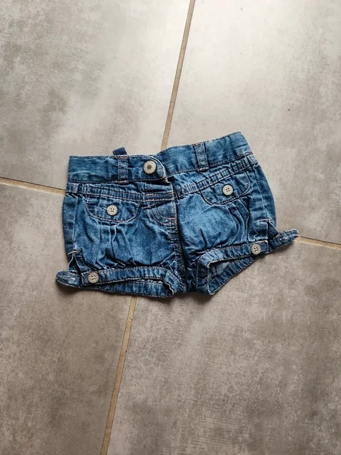 Short tape a l œil 12 mois