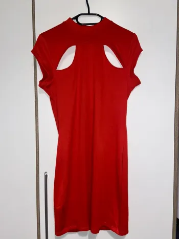 Robe rouge orangé