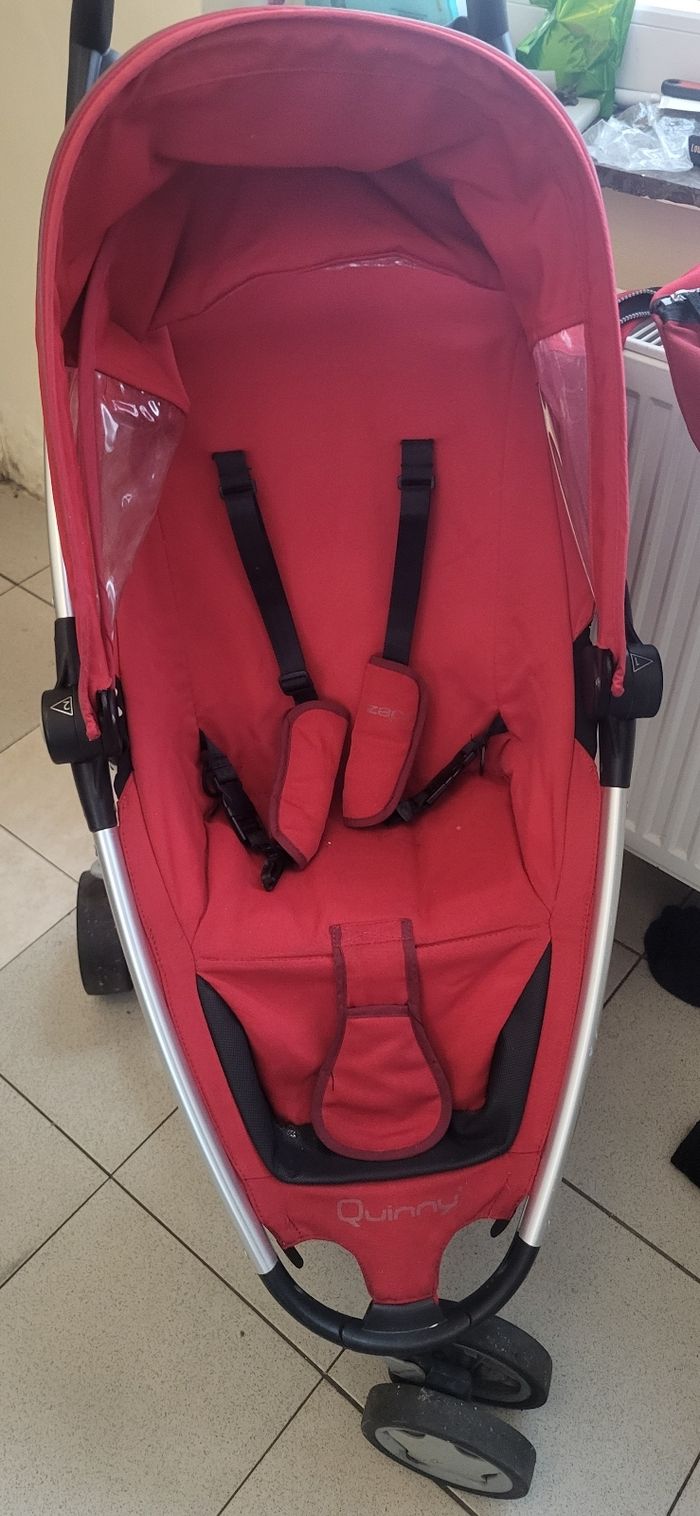 poussette quinny zapp + avec le sac de transport.