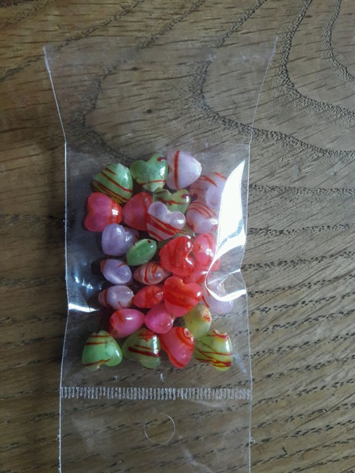 Perles coeurs colorées