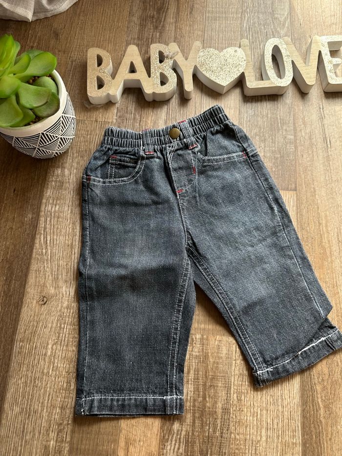 - Jeans - 3 mois - Très bon état
