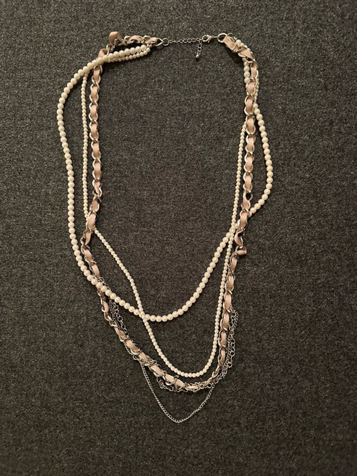 Collier sautoir multi rangs perles et métal