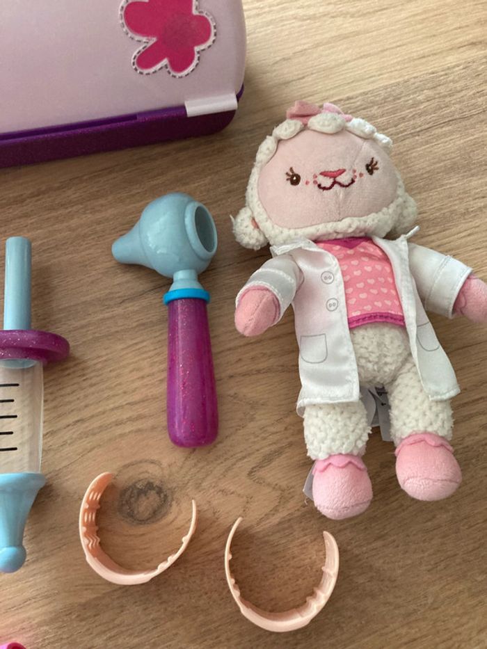 Hôpital Docteur la Peluche avec Câline - photo numéro 3