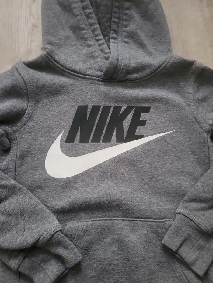 Sweat Nike taille 3 - 4 ans - photo numéro 2