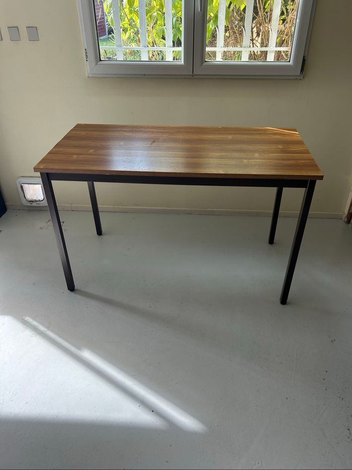 Table plateau bois et pieds métal 120x60 cm