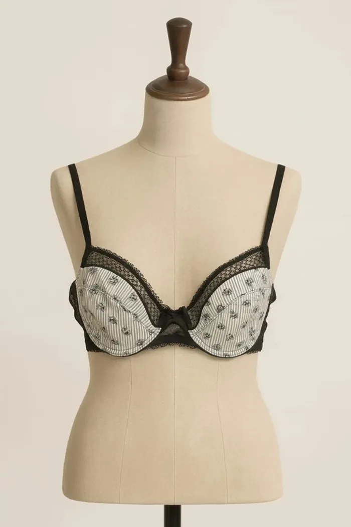 Soutien-Gorge crème motif noir avec dentelle Passionata Taille 105 B - photo numéro 2