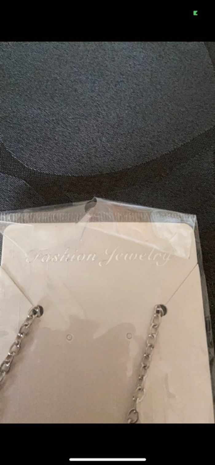 Collier fantaisie femme lettre H neuf sous blister - photo numéro 2