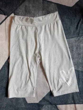 Short fille