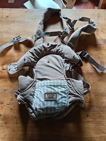 Porte bébé tomy