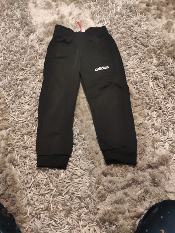 Ensemble de sport de marque différentes taille 3-4 ans - photo numéro 2